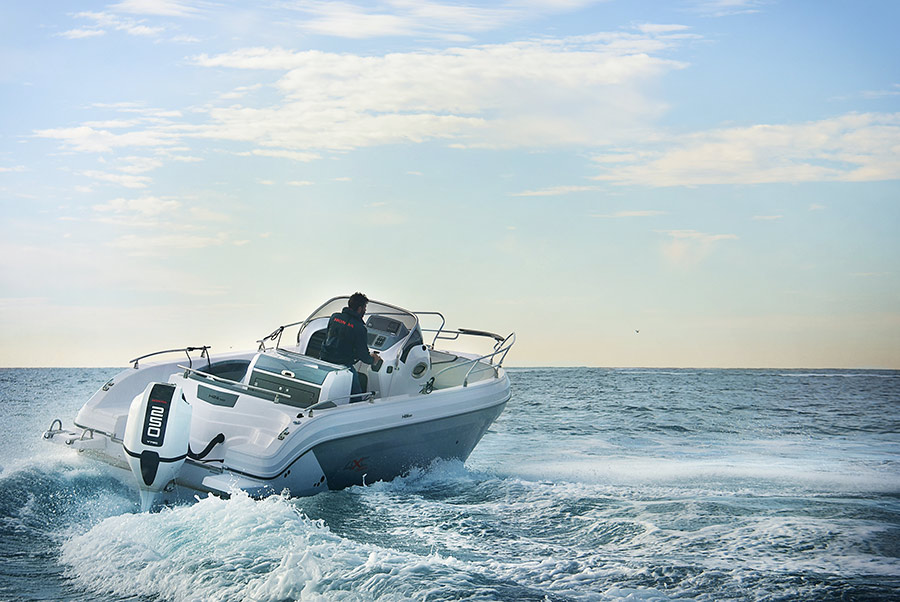 Łódź z silnikiem Honda Marine BF 250 White