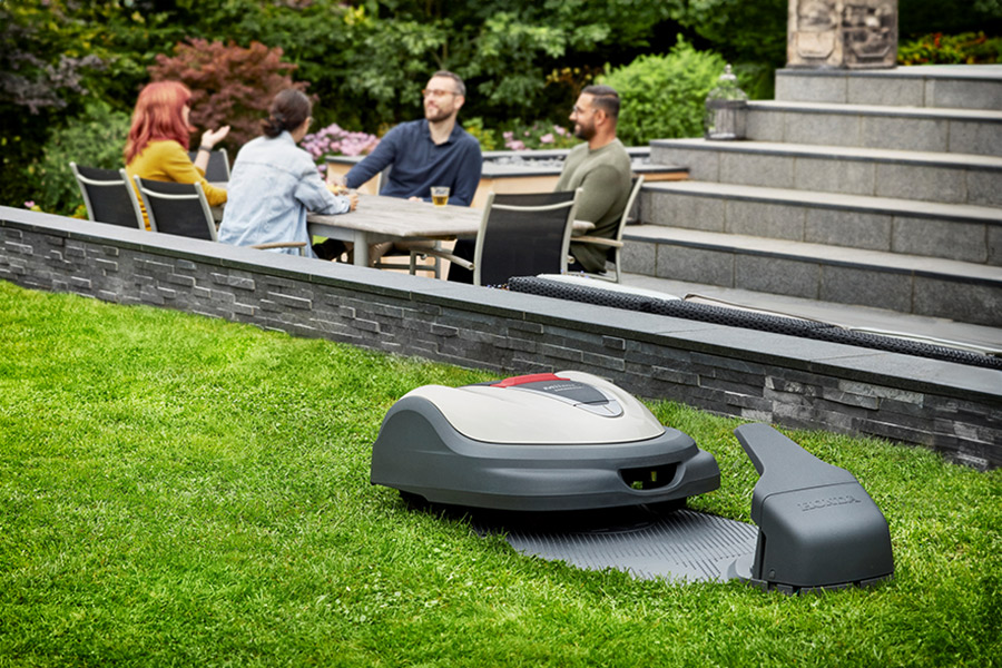 Honda Miimo – robot koszący w promocji „Stary za nowy”