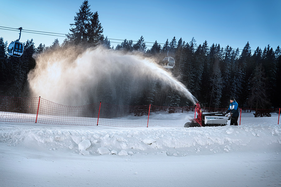 Honda Snowfighter HSL 2511E - Wydajne odśnieżanie w trudnych warunkach